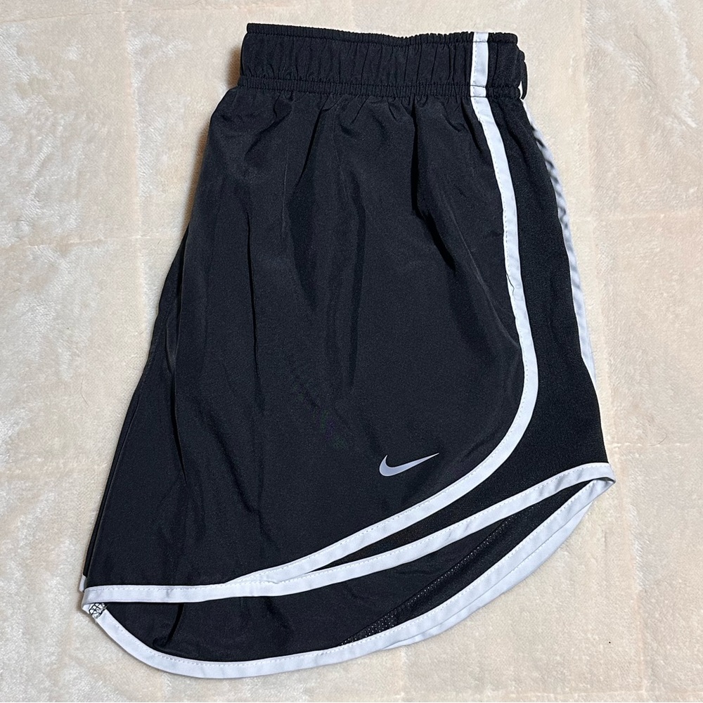 BNWOT - Nike Women’s Tempo Shorts
